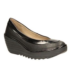 FLY Yoko Leather (patent) Wedge